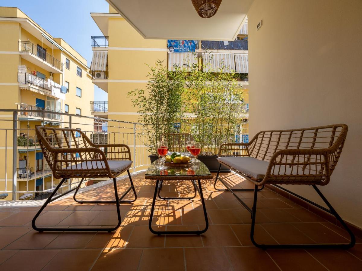 Surya House - Elegant Apartment In Сорренто Экстерьер фото
